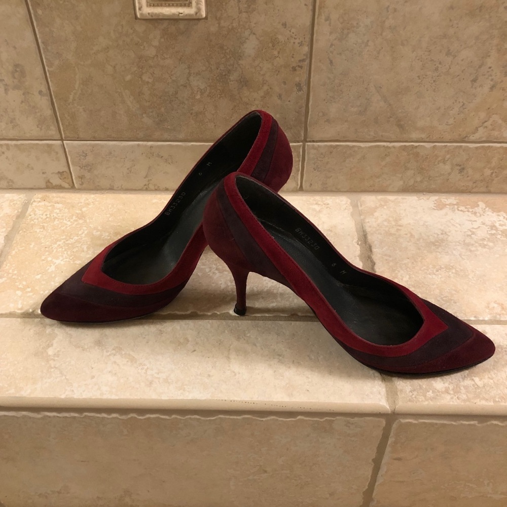 STUART WEITZMAN “StitchUp” Scarlet suede pumps